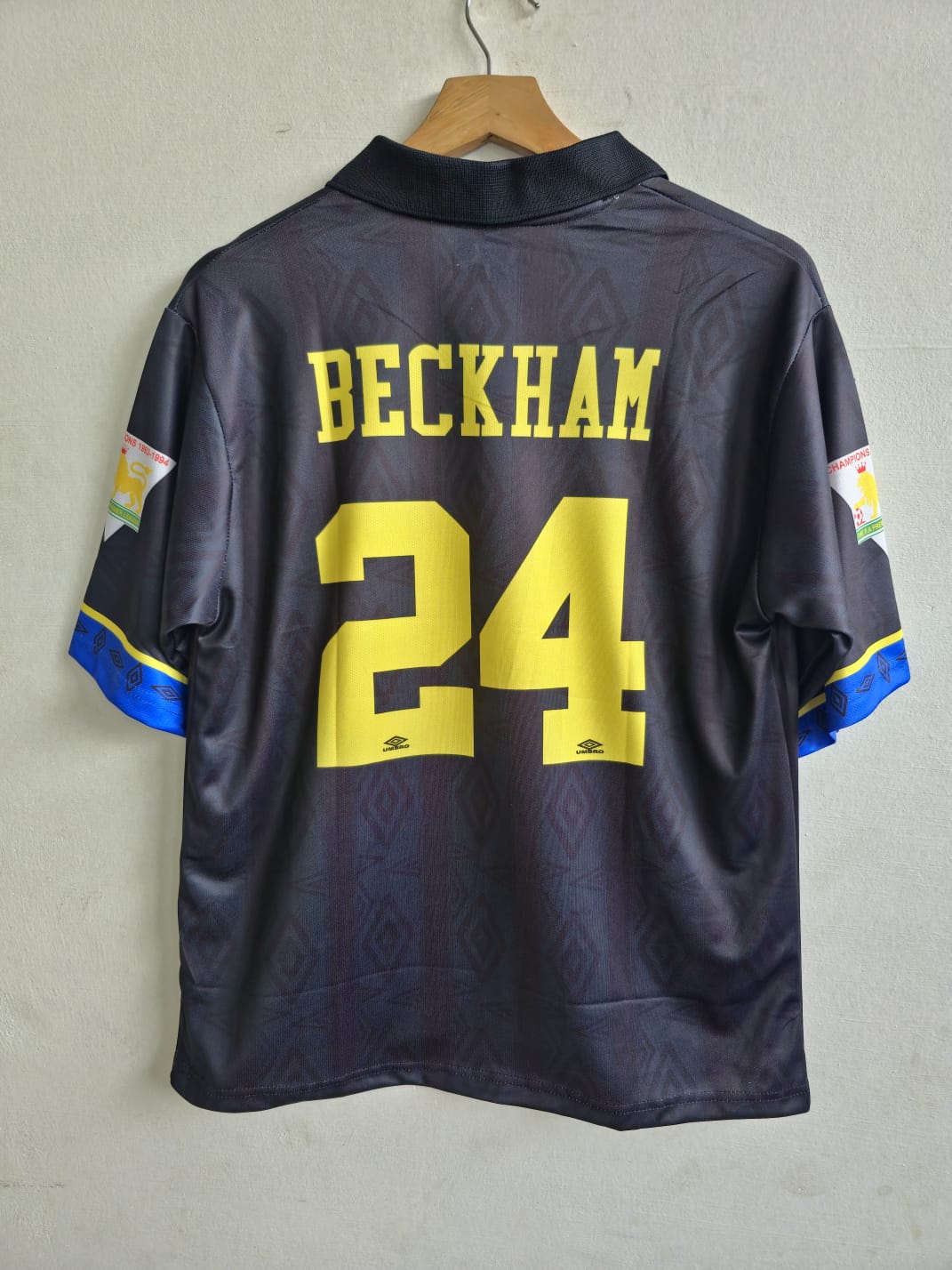 Man Utd 1993-95  (BECKHAM) - View 2